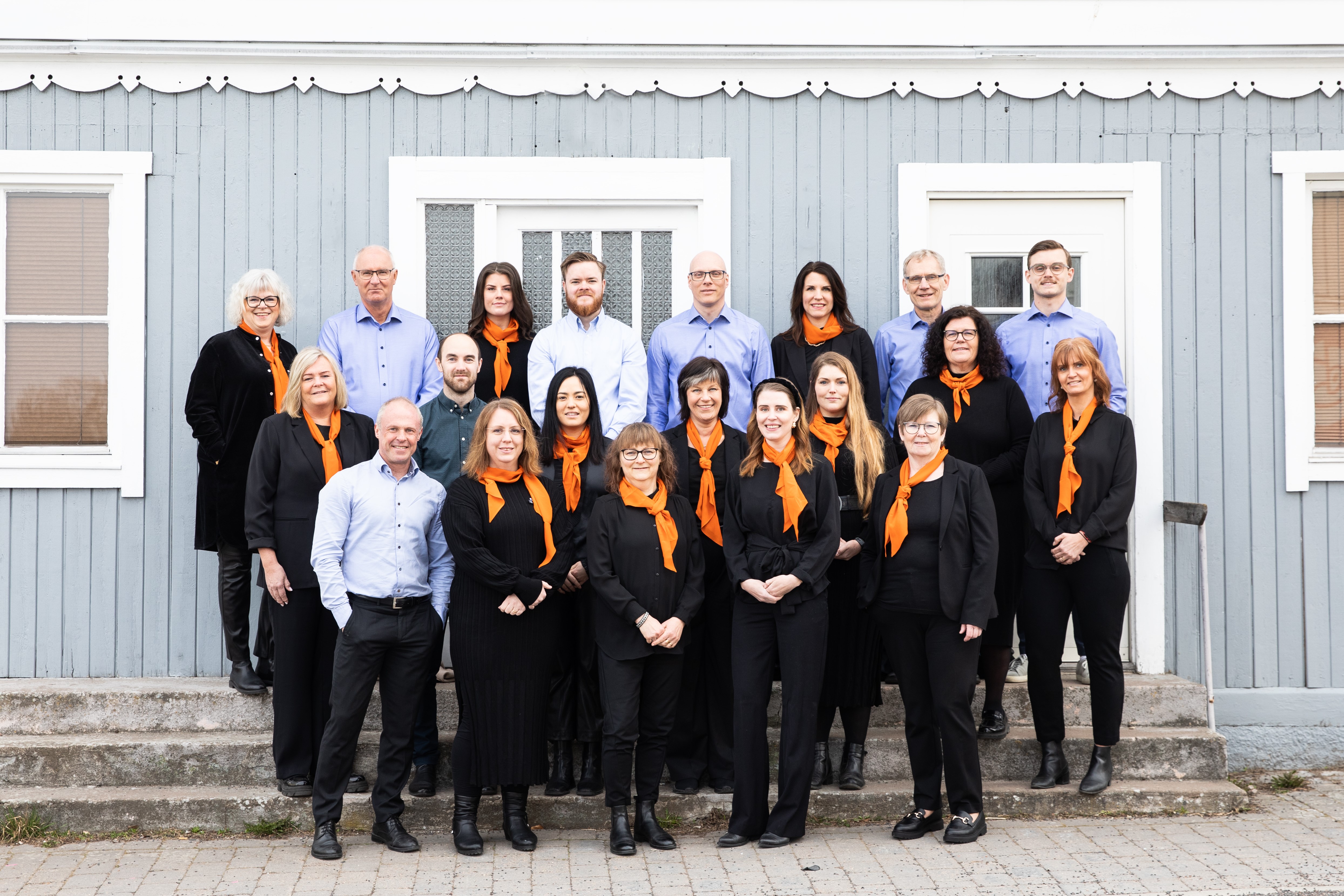 Gruppbild på personalen Högsby Sparbank 2023